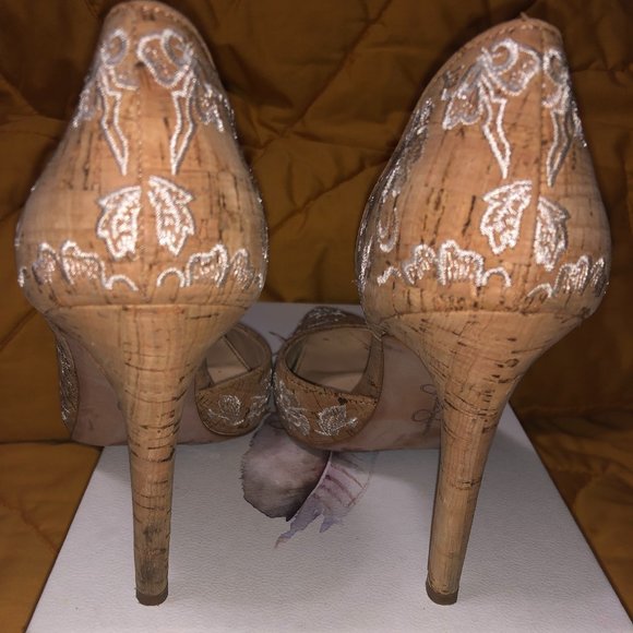 Jessica Simpson - Picture 2 of 6